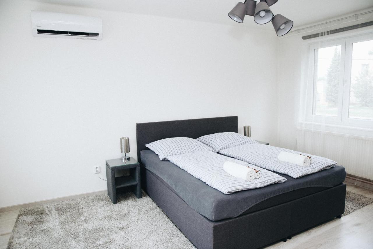 Alisa Apartments Kostomlaty nad Labem Kültér fotó